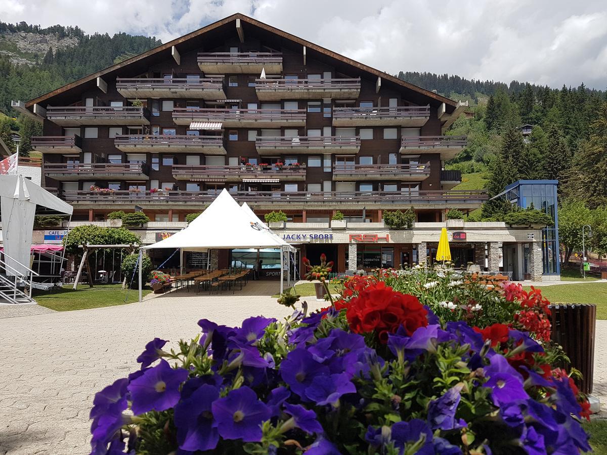 Holidays Groupes Anzere Luaran gambar